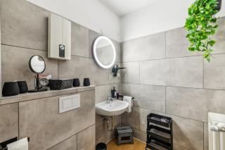 NASA Homes I Moderne Suite I Zentral I 3 Zimmer I 3 Balkone I neu renoviert I Smart TV I Hotelbetten - 2