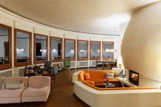 Spectacular Mid-century Villa With Astonishing Views Of Lake Como - 3