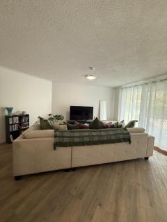 Absolute Beachfront Apartment, Kawana Beach Escape - 5