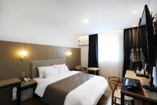 Hotel Urban Brown - 4