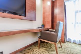 Moon Crescent Hotel (Chengdu West Steition Culture Palace Metro Stetion Branch) - 5