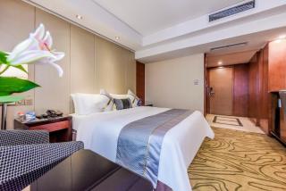 Moon Crescent Hotel (Chengdu West Steition Culture Palace Metro Stetion Branch) - 2