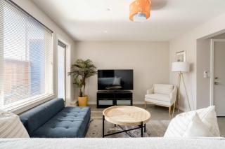 Stay Portland - Hip Area - Dining & Shops Nearby - 2BR - Sleeps 4 - 8