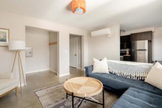 Stay Portland - Hip Area - Dining & Shops Nearby - 2BR - Sleeps 4 - 5