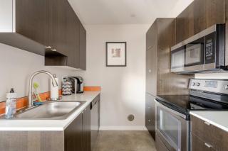 Stay Portland - Hip Area - Dining & Shops Nearby - 2BR - Sleeps 4 - 4