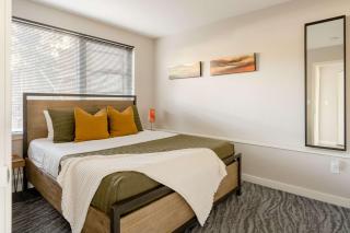 Stay Portland - Hip Area - Dining & Shops Nearby - 2BR - Sleeps 4 - 1