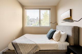 Stay Portland - Modern Home in Foodie District - 2BR - Sleeps 4 - 1