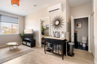 Stay Portland - Modern 1BR - Walk to Dining & Bars - Fast WiFi & AC - 9