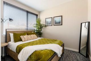 Stay Portland - Modern 1BR - Walk to Dining & Bars - Fast WiFi & AC - 8