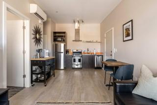 Stay Portland - Modern 1BR - Walk to Dining & Bars - Fast WiFi & AC - 4