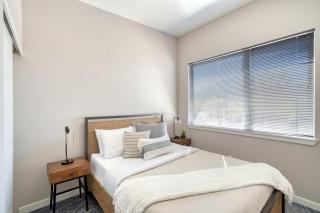 Portland Penthouse Retreat- Roof Deck & Food Pods - 5