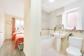 3Bedroom 5Bed 2Bath Ensuite Prv-Parkin x2 - 0