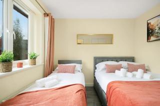 3Bedroom 5Bed 2Bath Ensuite Prv-Parkin x2 - 1