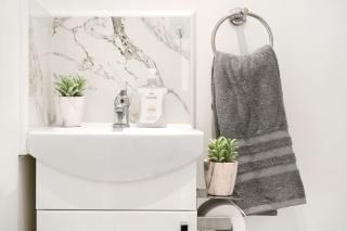 3Bedroom 5Bed 2Bath Ensuite Prv-Parkin x2 - 4