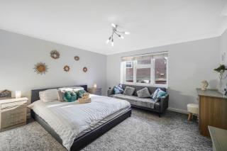 Rainfall Shower PoolSnooker x 4 Cars - 4