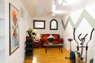 5 bed 4 bath , Shops two min walk M13 - 1