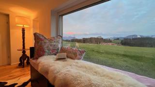 CR25 - more than a room - 5