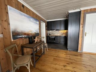 Cozy Apartment With Stunning Mountain Views - 9