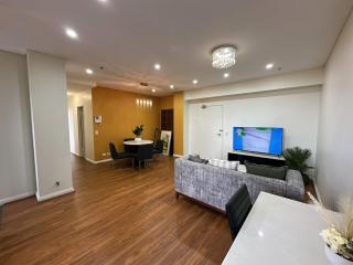 Cozy 2-Bedroom Apt 6 minutes to Paramatta Train - 6