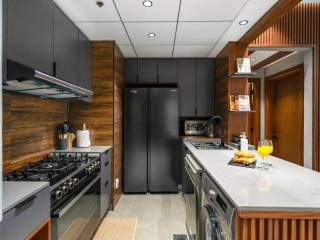 Luxury Apartment In the Heart of Dubai Marina - 8