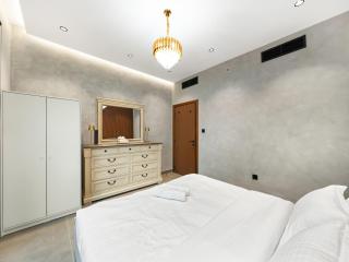 Luxury Apartment In the Heart of Dubai Marina - 5