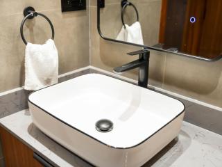 Luxury Apartment In the Heart of Dubai Marina - 1