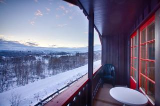 2-Bedroom Apartment With Balcony & Fireplace! - 4