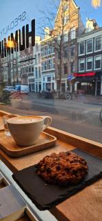 Spacious Room with private king bathroom - 5