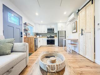 Cozy Designer Guesthouse with Style - RE - 5