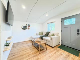 Cozy Designer Guesthouse with Style - RE - 4