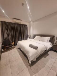 Your Cozy 2-Bedroom Escape at The Signature, Accra - 4