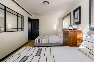 Stay Portland - Portland Classic - Walk to Local Coffee & Food - 1