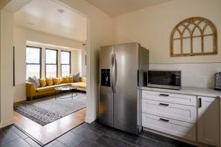 Charming SE Home - Farmhouse Style - Remodeled - 5