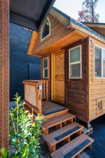 Stay Portland - Tiny Log Cabin - Walk to Local Shops & Eateries - 9