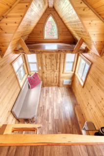 Stay Portland - Tiny Log Cabin - Walk to Local Shops & Eateries - 5