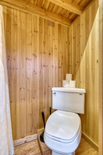 Stay Portland - Tiny Log Cabin - Walk to Local Shops & Eateries - 6