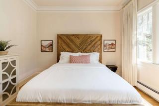 Stay Portland - 1923 Belmont House of Antiques - Coffee & Brunch - 0