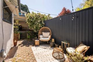 Stay Portland - 1923 Belmont House of Antiques - Coffee & Brunch - 8