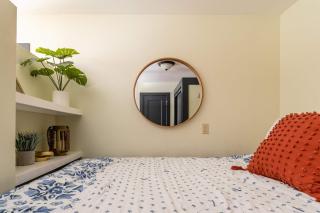 Stay Portland - Quirky Micro Apt - Foodies, Artists, Coffee Lovers - 3