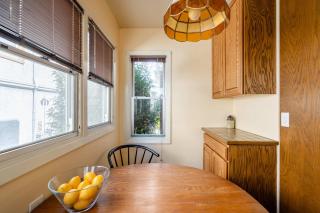 1923 Belmont House of Antiques - Coffee & Brunch - 6