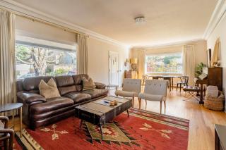 1923 Belmont House of Antiques - Coffee & Brunch - 3