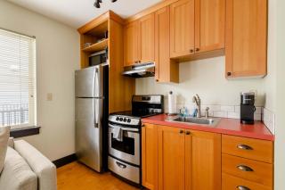 Stay Portland - The Little Tower - Local Vintage Shops & Eateries - 1