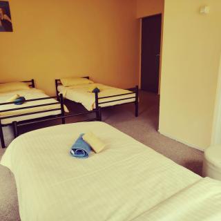 Clara Family Room - 3