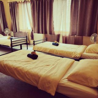 Clara Family Room - 2