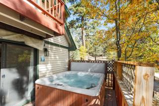 Bear Canyon: Large Cabin, Beautiful Views & HotTub - 6