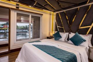 Boats N Beds - Sharing Houseboats - 1