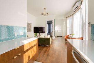 MidCentury Dream 2BR - 95 WalkScore - 7