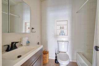 Stay Portland - Mt Tabor Retreat - Local Eateries - Shops - Bars - 7