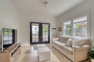 Sunnyside 1BR - Walk to Shops & Nightlife - 7