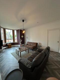 Victorian 5 Bedroom House Free Parking SSE Central - 0